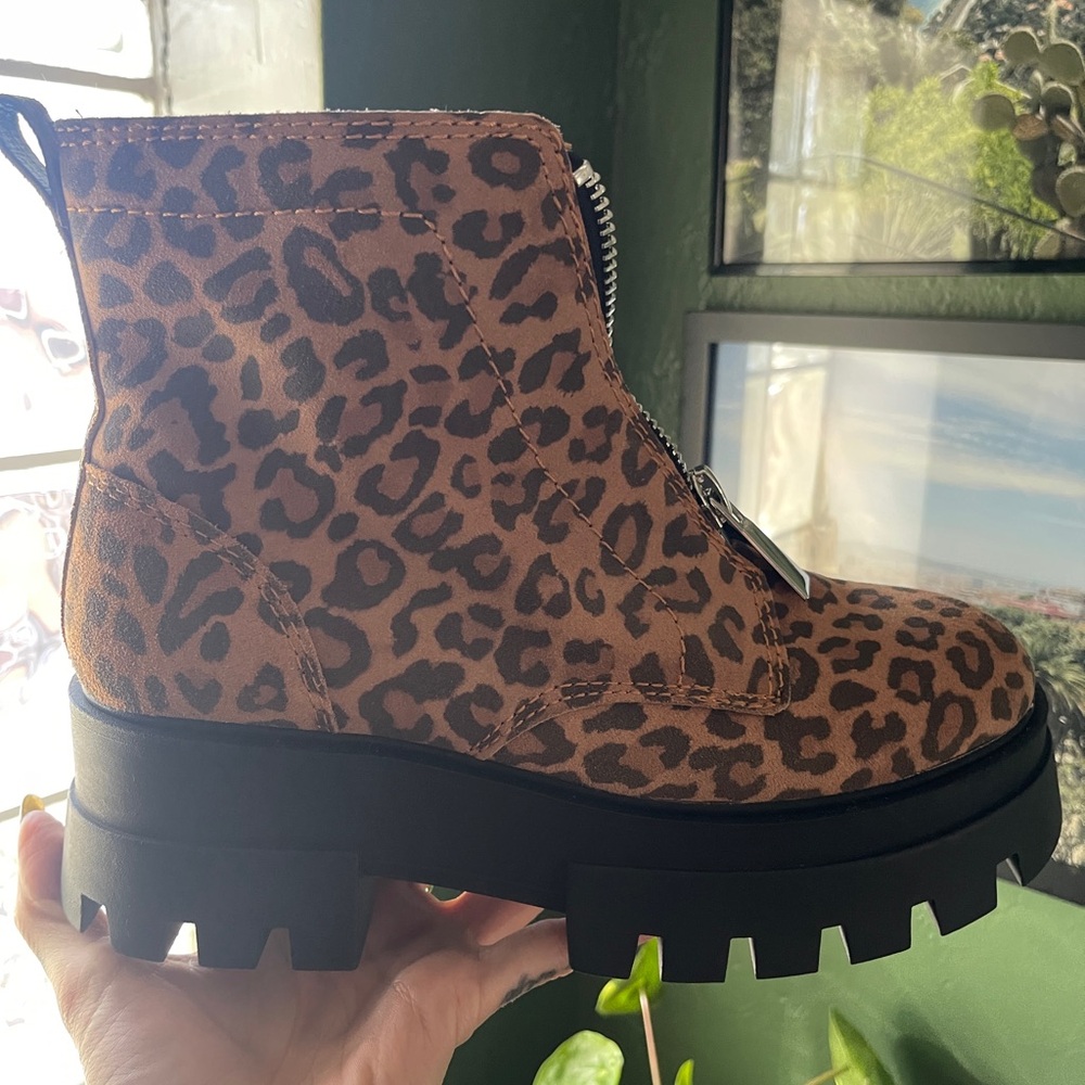 Gb by Gianni Bini Leopard print chunky boots